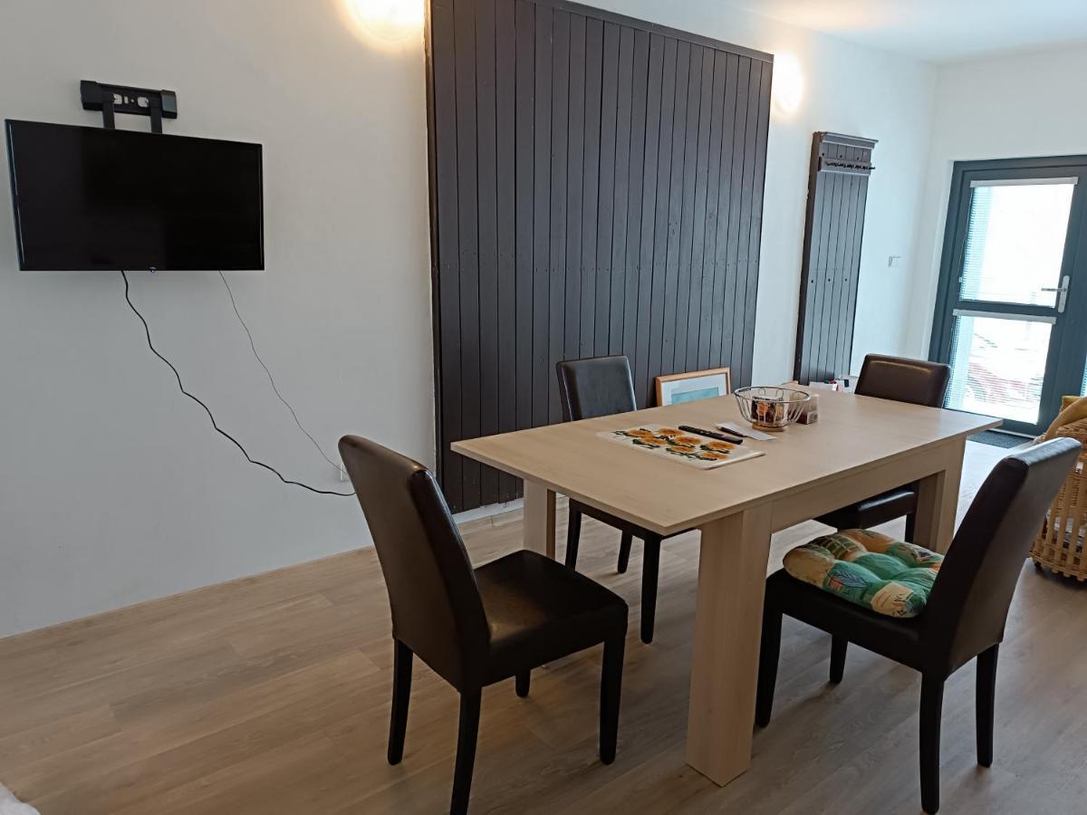 Tina Apartments Черна-в-Пошумави Экстерьер фото